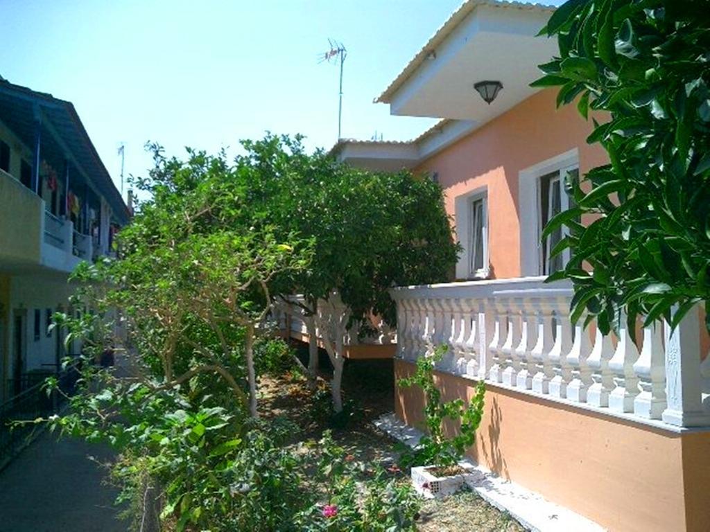 Marika Garden Studios Moraitika Exterior photo